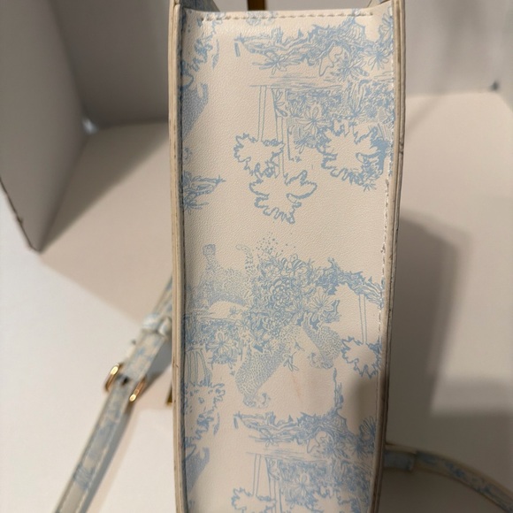 Aldo Elegant White & Light Blue jungle animal Crossbody Bag with scrunch handle - Picture 10 of 10